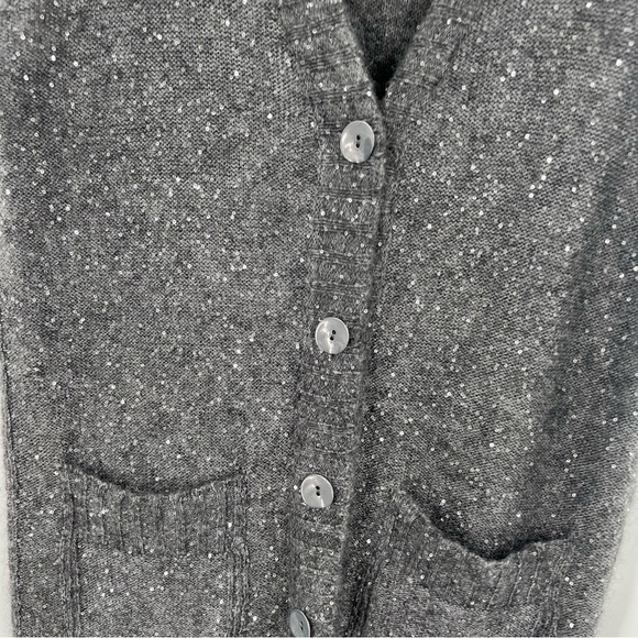 D. Exterior wool button sweater vest with sequin - Picture 3 of 6